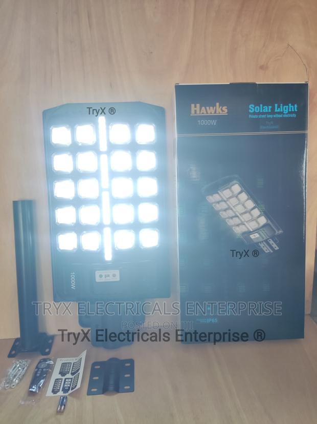 1000W Solar Street Light - LY400 · Photo 1