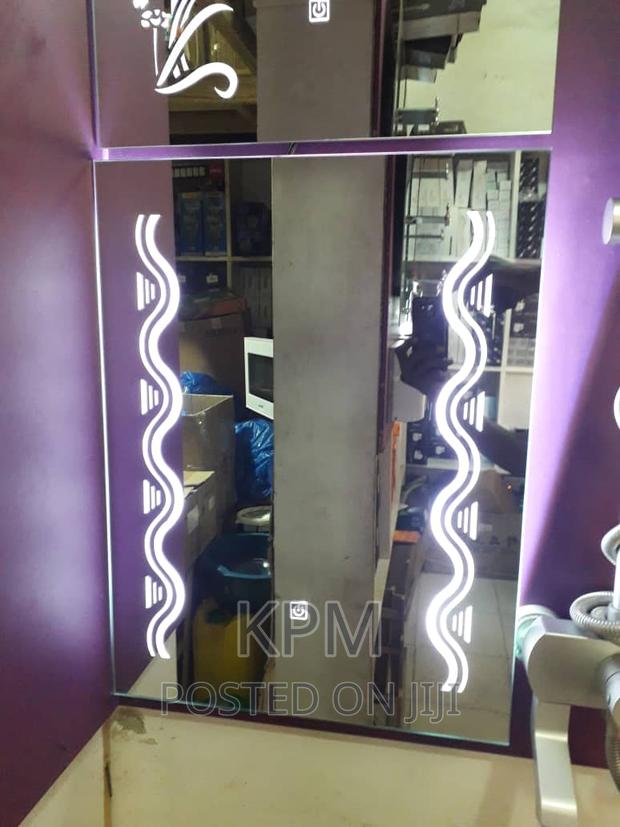 Smart Mirror With Light Led · Photo 3