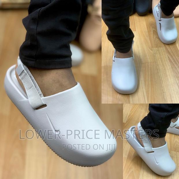 Nike Calm Mule Slippers · Photo 3