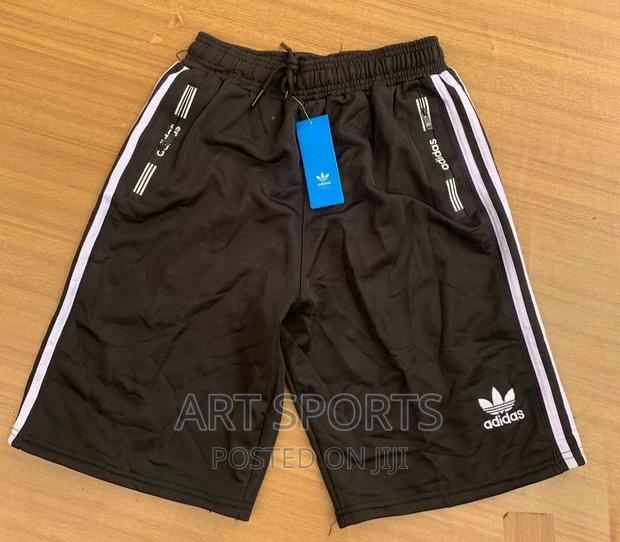 Adidas Shorts · Photo 1