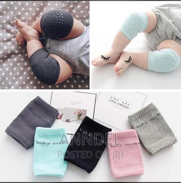 Crawling Socks · Photo 1