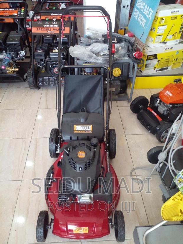 Power Lawn Mower · Photo 1