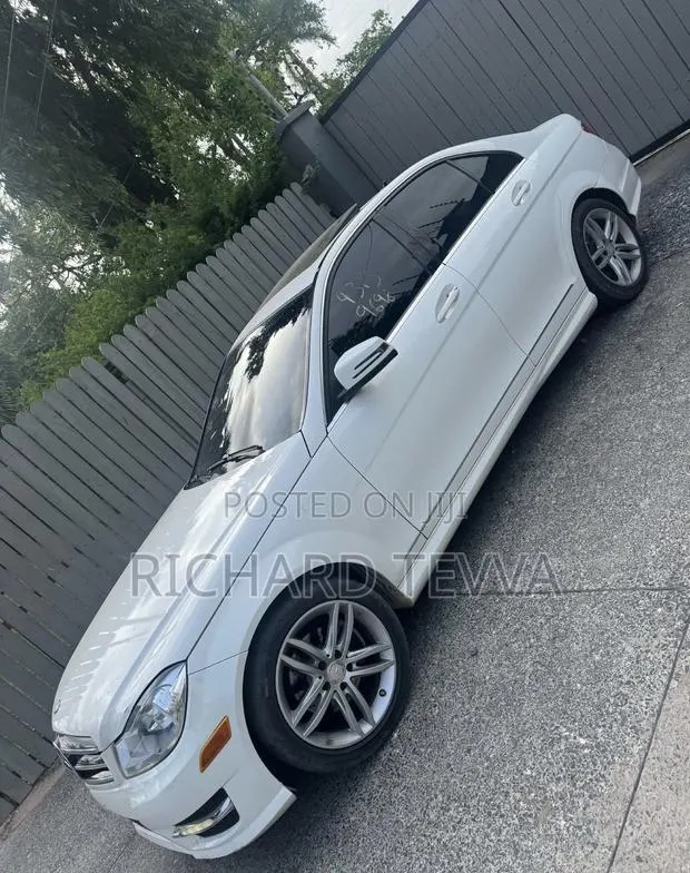 Mercedes-Benz C250 2014 White · Photo 1
