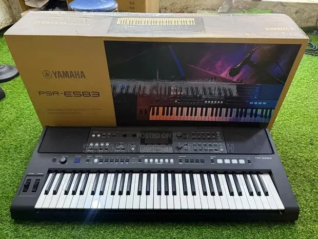 Yamaha PSR-E583 · Photo 1