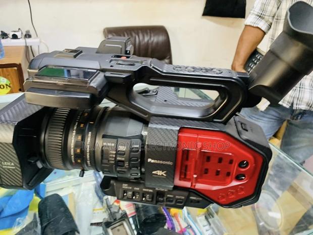 Sealed in Box Panasonic Ag-Dvx200 Uhd Camcorder. · Photo 1