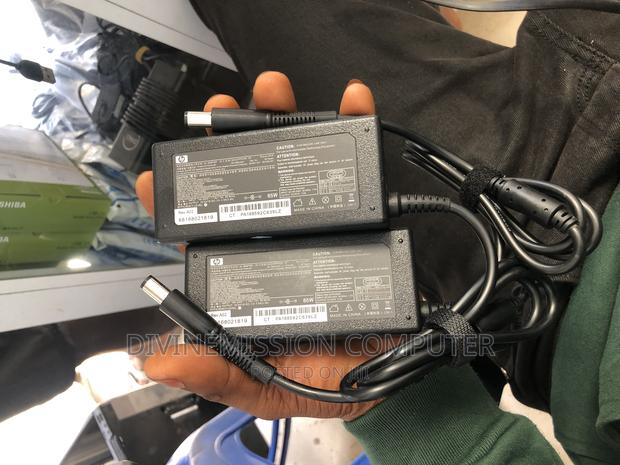 Hp Big Pin 18.5v, 65w · Photo 1