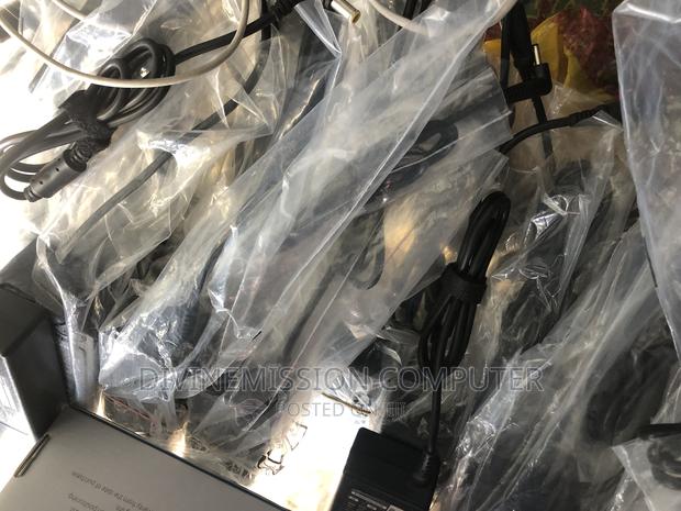 Hp Big Pin 18.5v, 65w · Photo 3