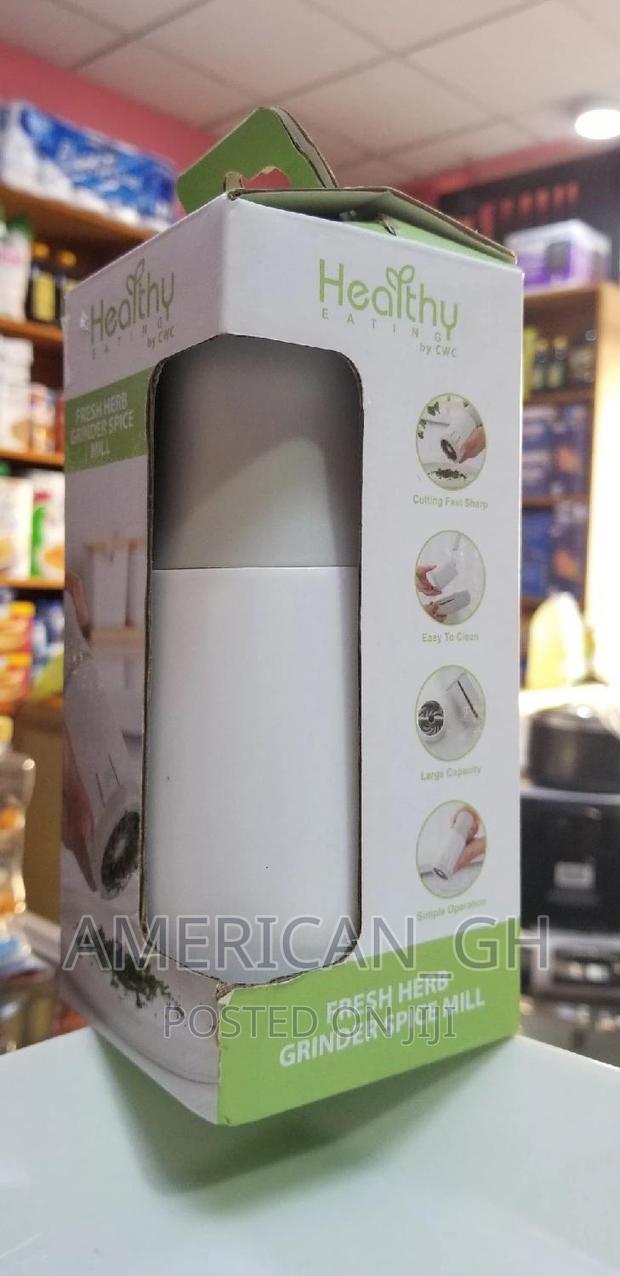 Fresh Herb Grinder Spice Mill · Photo 3