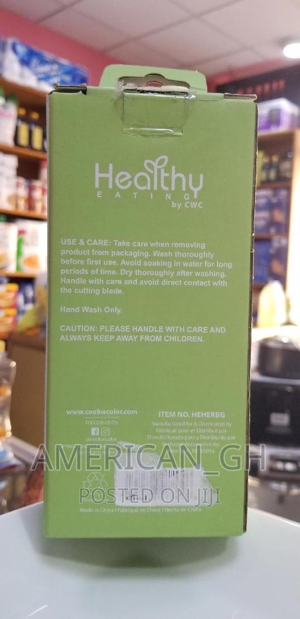 Fresh Herb Grinder Spice Mill · Photo 4