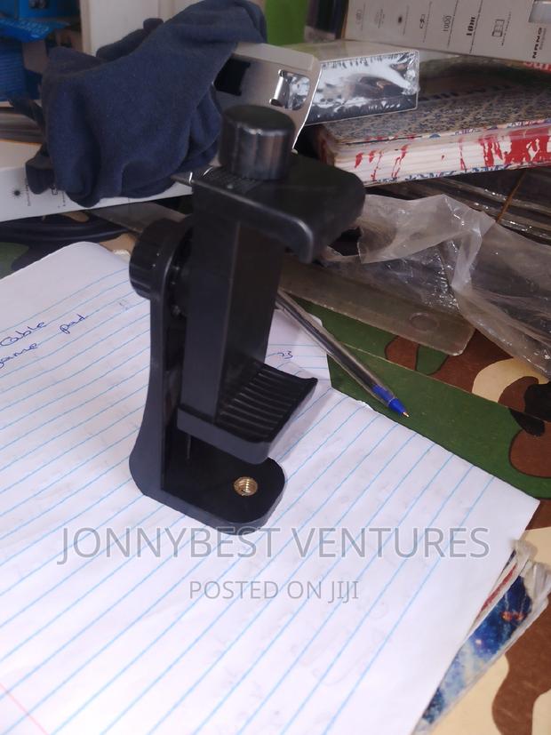 Adjustable Phone Holder For Tripod · Photo 3