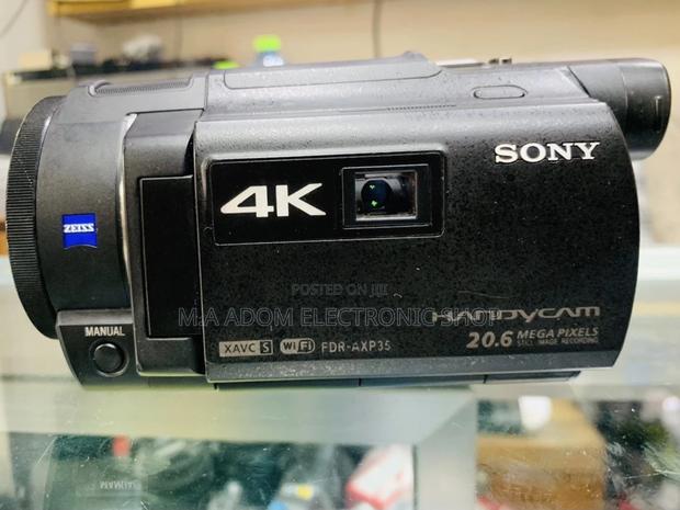 Sony FDR-AXP35 Camcorder With Built-in Projector (PAL). · Photo 1