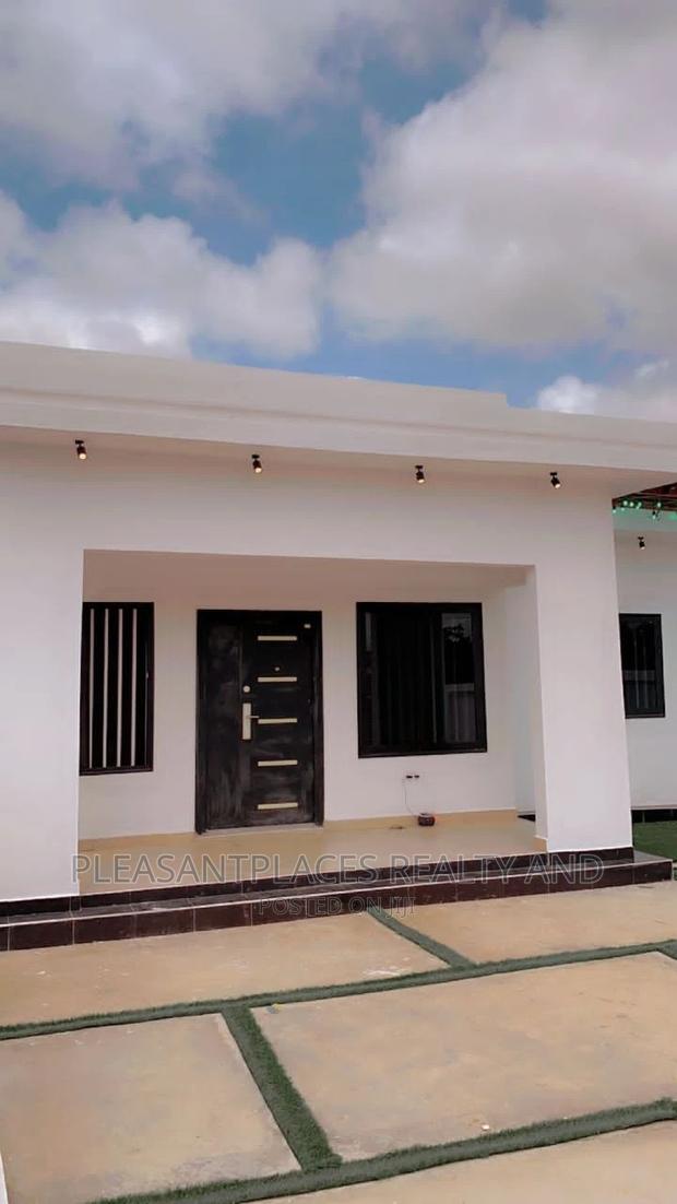 3bdrm House in Pleasantplaces, Lake Side Estate for sale · Photo 8