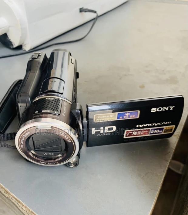 Well Design Sony HDR-XR550E 240GB HD Handycam PAL Camcorder. · Photo 1