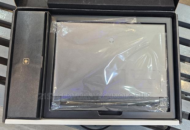 Laptop Dell Allienware M18 R1 32GB Intel Core I9 SSD 1T · Photo 2