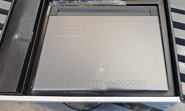 Laptop Dell Allienware M18 R1 32GB Intel Core I9 SSD 1T · Photo 3
