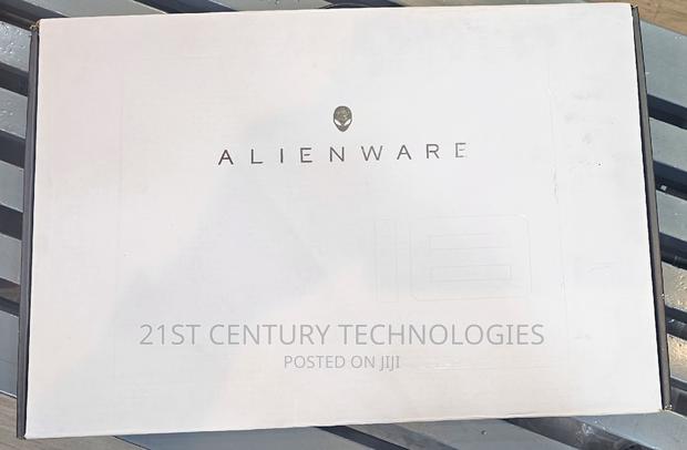 Laptop Dell Allienware M18 R1 32GB Intel Core I9 SSD 1T · Photo 1
