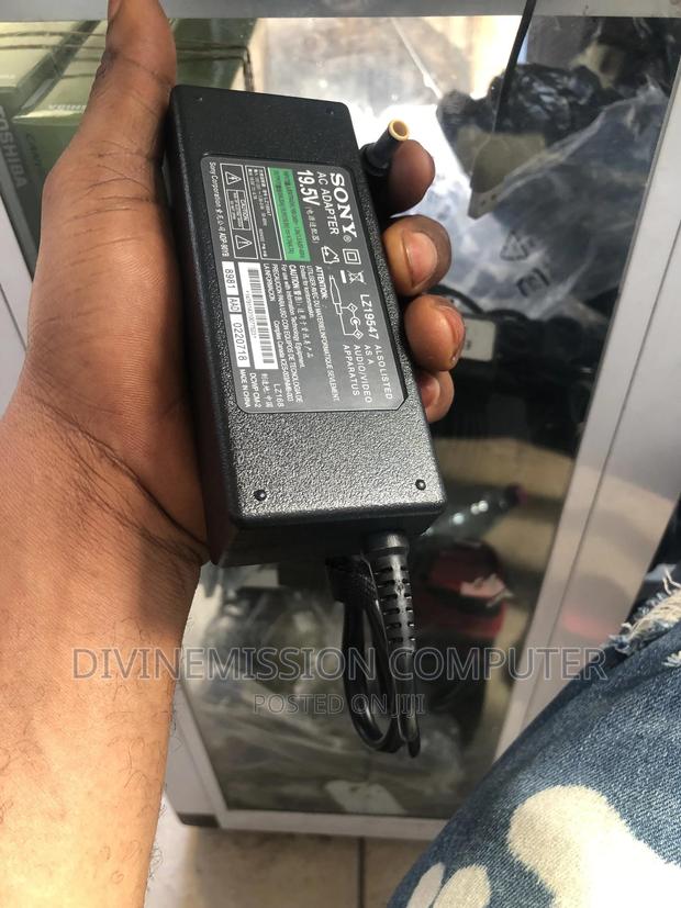Sony 19.5v ==4.7A, AC Adapter, 90w Uk Used Original · Photo 3
