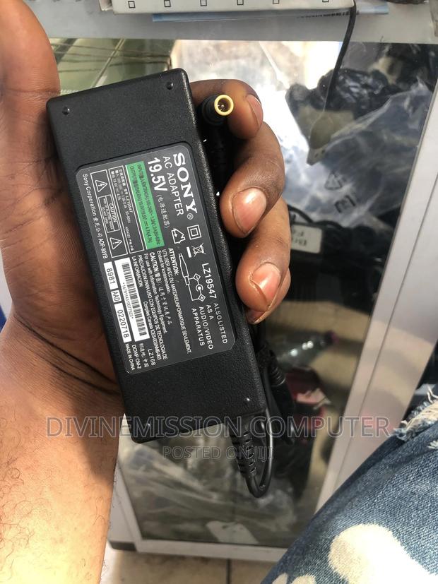 Sony 19.5v ==4.7A, AC Adapter, 90w Uk Used Original · Photo 2