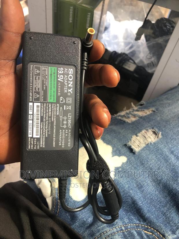 Sony 19.5v ==4.7A, AC Adapter, 90w Uk Used Original · Photo 1