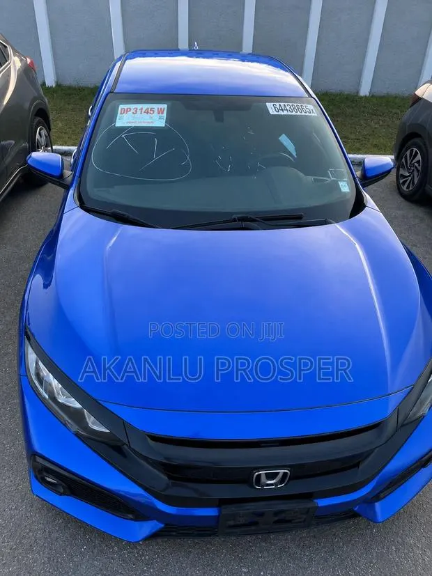 Honda Civic LX Hatchback 2018 Blue · Photo 1