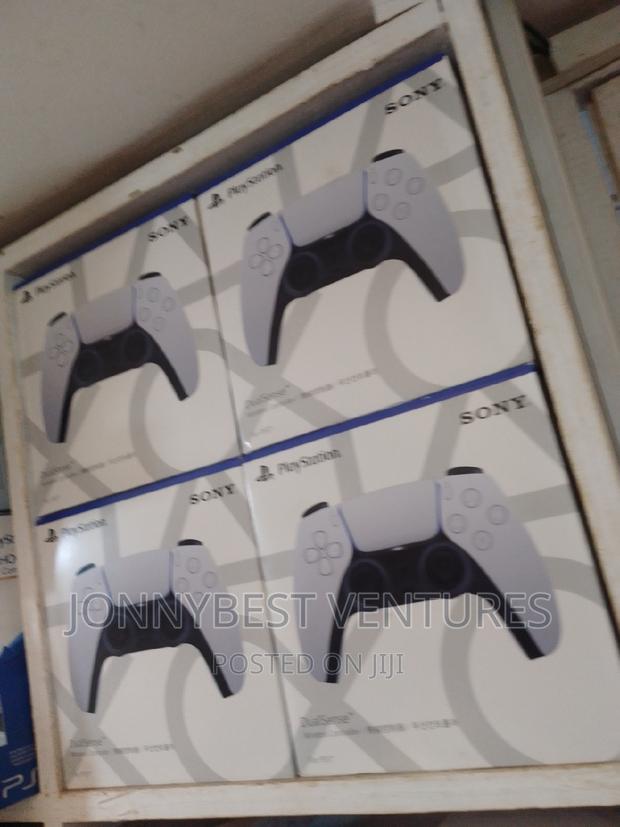 PS5 Game Pad · Photo 2