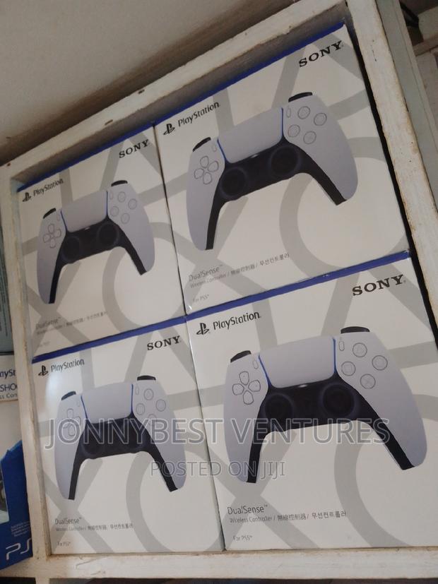 PS5 Game Pad · Photo 3