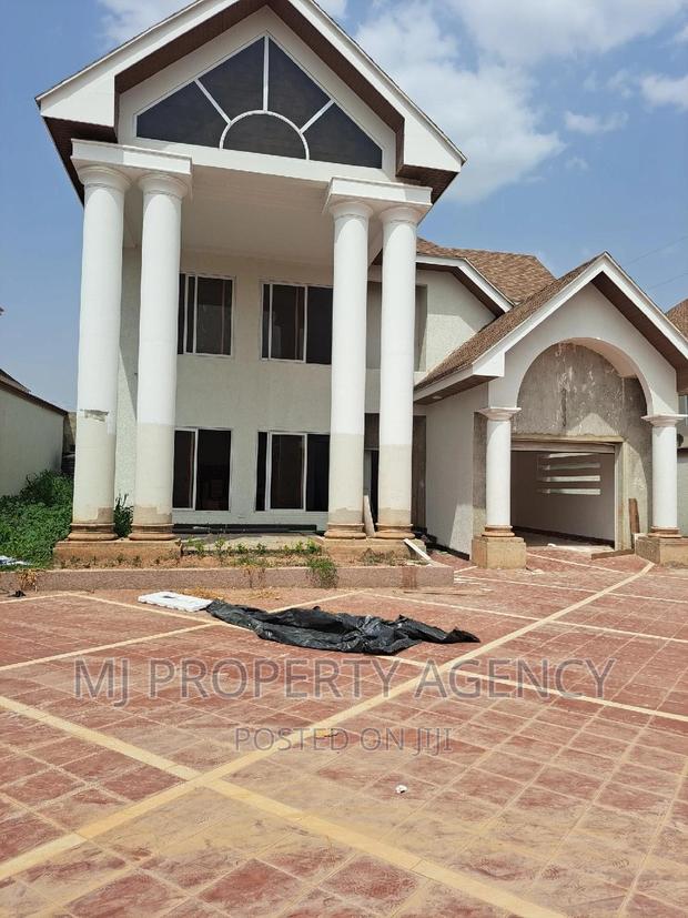 5bdrm Duplex in Atwima Kwanwoma for sale · Photo 3