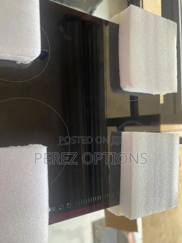 4 Zone Induction Hob · Photo 1
