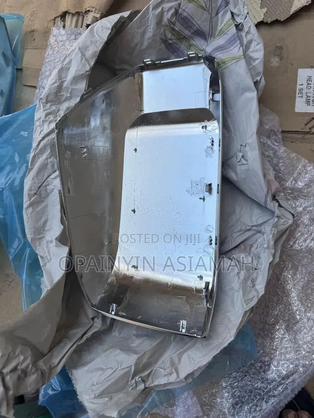 Mitsubishi L200 2024 Review Motor Cover · Photo 1
