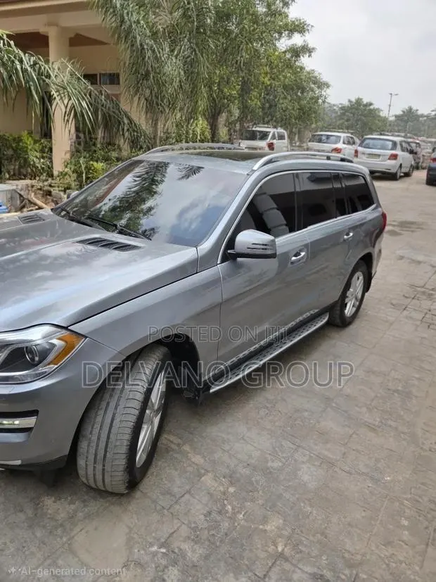 Mercedes-Benz GL-Class GL450 4MATIC 4dr SUV AWD (4.7L 8cyl Turbo 7A) · Photo 1