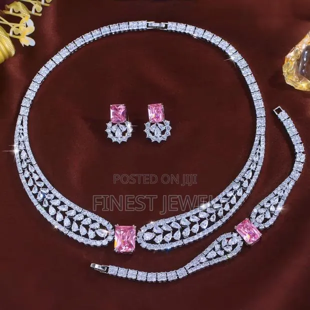 Cubic Zirconia Jewelry Set · Photo 1