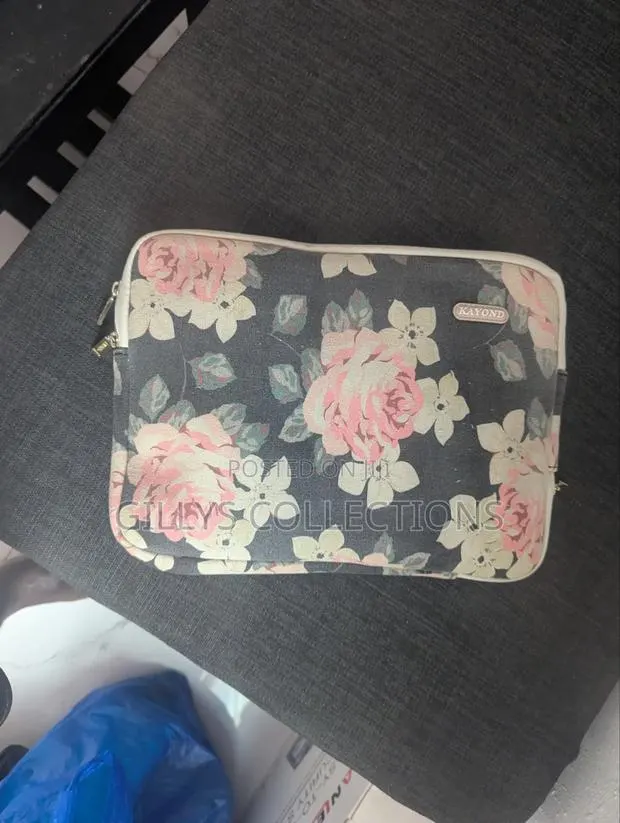 13 Inch Laptop Sleeve "Black Rose" Vintage Floral Pattern Bag · Photo 4