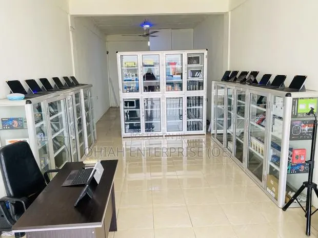 We Deal in iPhones/iPads/Laptops/Network, Icloud Unlocking · Photo 1