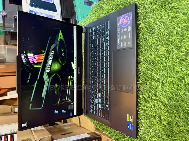 Laptop MSI Cyborg 15 24GB Intel Core i7 SSD 1T · Photo 1