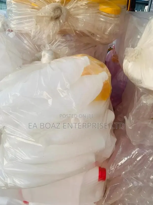300ml Shampoo Plastic Bottle With White Yellow Caps 25 Pieces · Photo 3