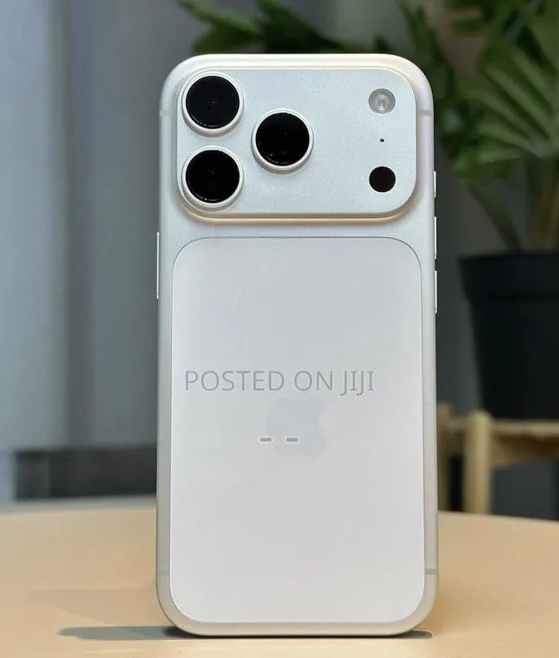 Apple iPhone 17 Pro Max 512 GB Silver · Photo 1