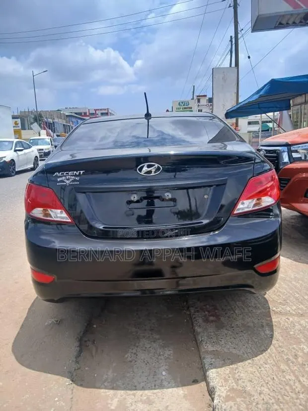 Hyundai Accent SE Sedan 2016 Black · Photo 1