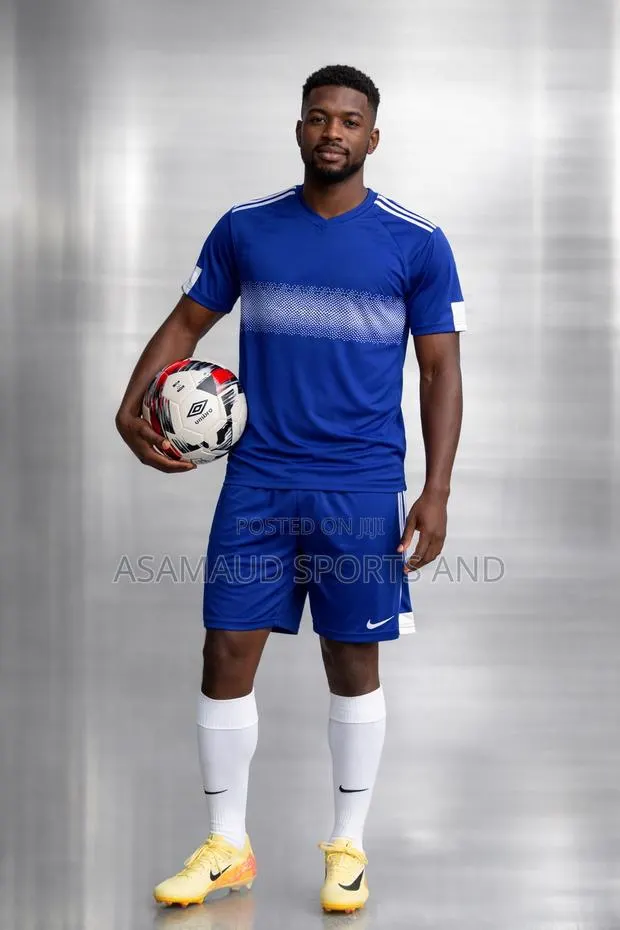 Original Set Of Jerseys With Hose 16+ 2 Keepers · Photo 1