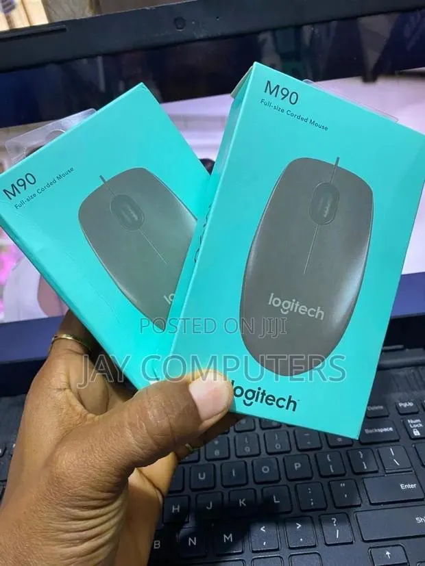 M90 USB Mouse · Photo 1