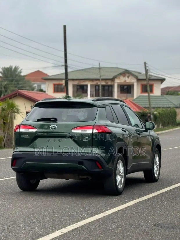 Toyota Corolla Cross LE 4WD 2024 Green · Photo 1