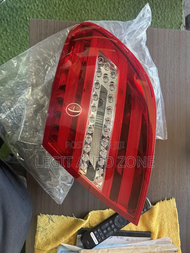 Mercedes Benz C250 2013,2014,2015, Taillights Available · Photo 1