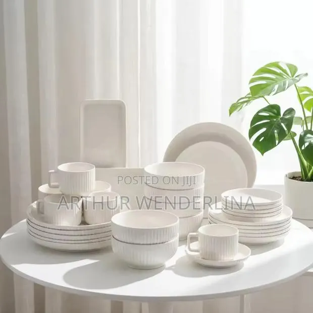 32 Pieces Dinner Set · Photo 1