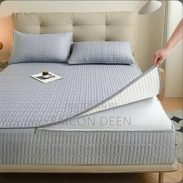 The Ultimate All Round Zipper Mattress Protector in All Sizes · Photo 1