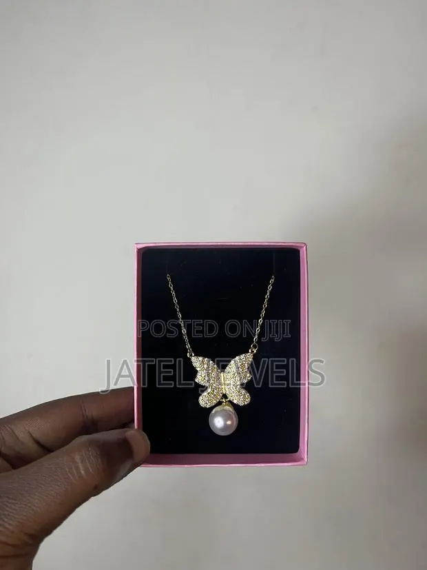 Everyday Necklace · Photo 1