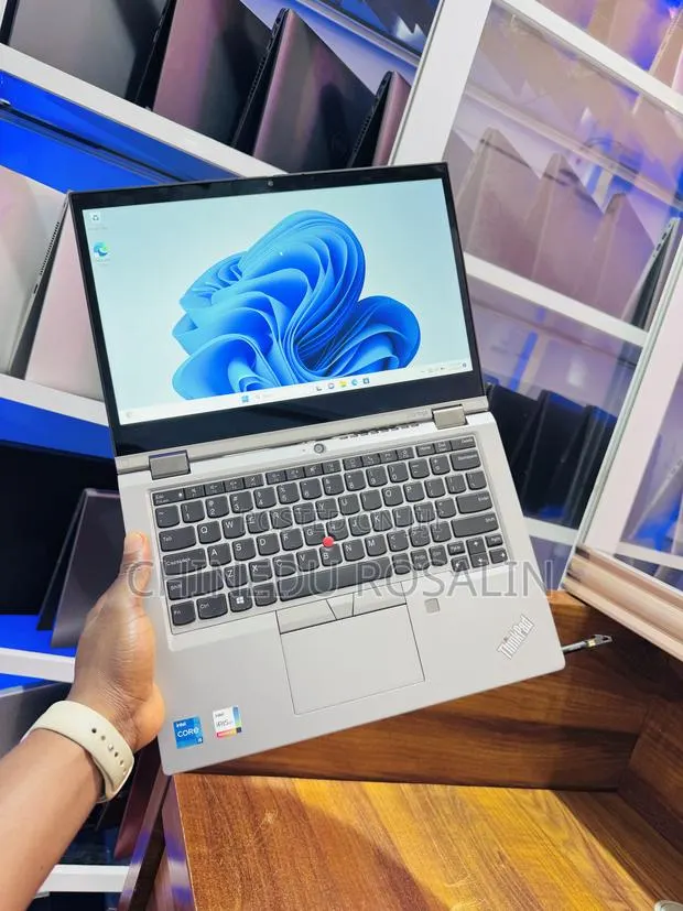 Laptop Lenovo ThinkPad L13 Yoga 8GB Intel Core i5 SSD 256GB · Photo 1
