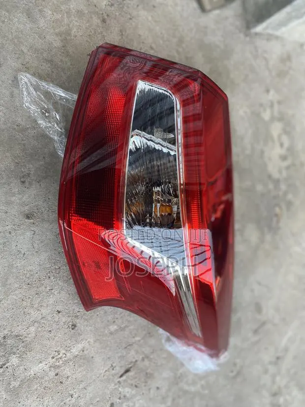 Sentra 2016,2017,2018,2019 Tail Light · Photo 1