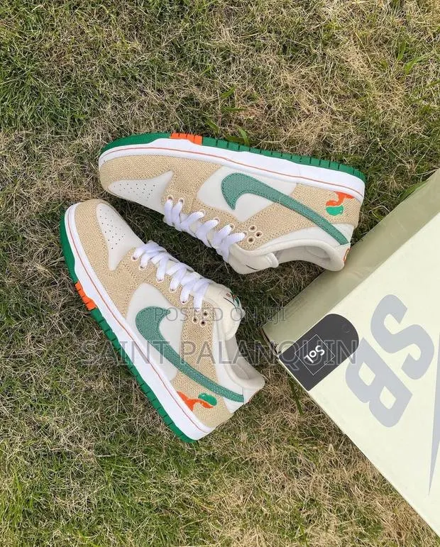 Nike Jordan 1 Low Carrot · Photo 1