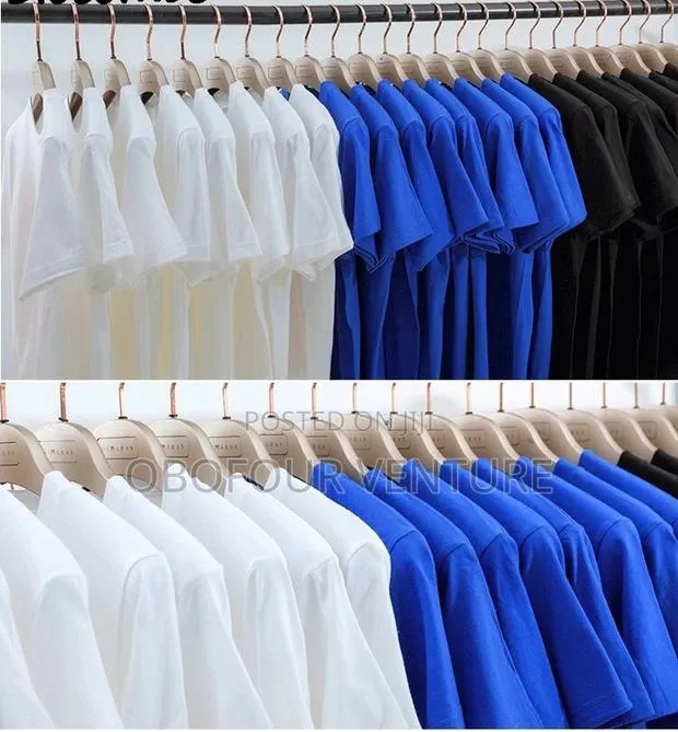 Gildan Round Neck T-Shirts · Photo 1