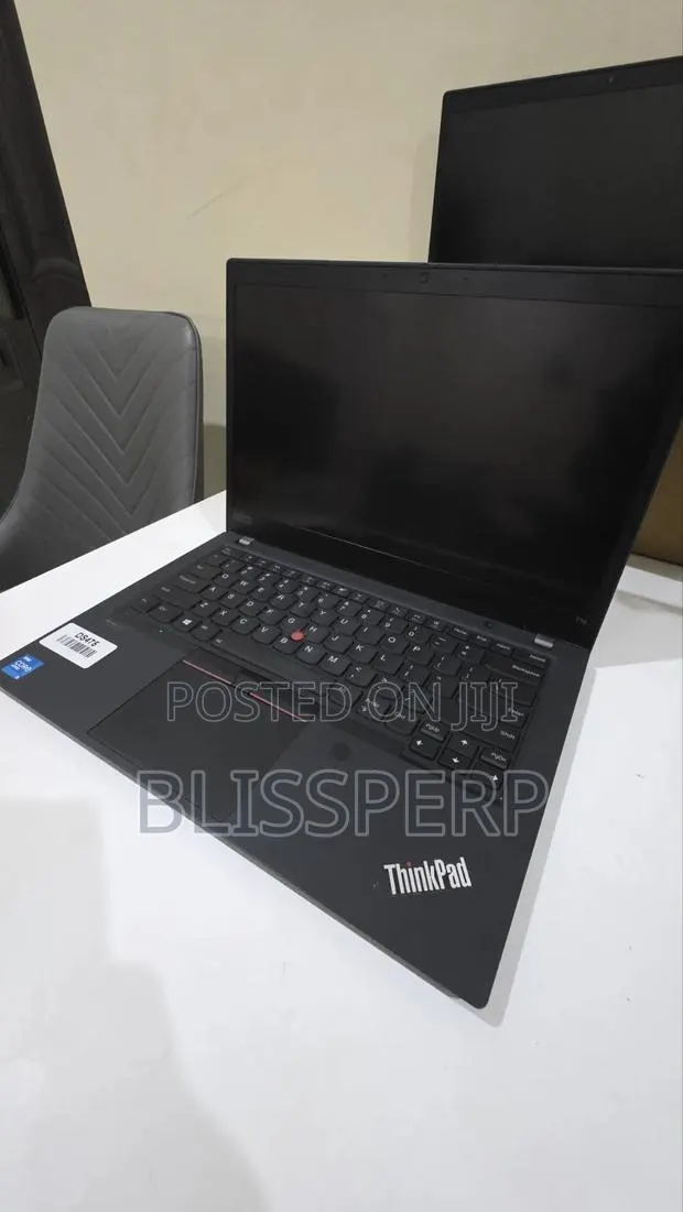 Laptop Lenovo ThinkPad T14s Gen 2 16GB Intel Core i5 SSD 256GB · Photo 1
