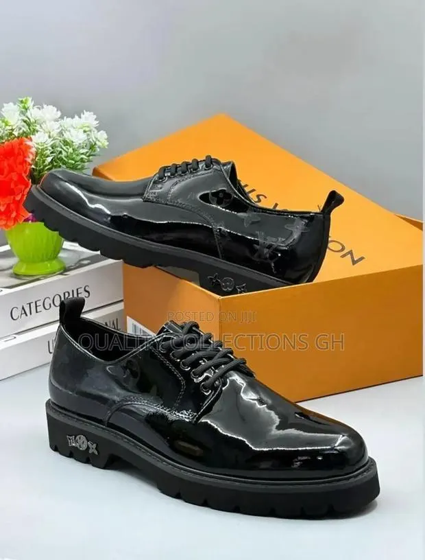 Louis Vuitton Shoe · Photo 1